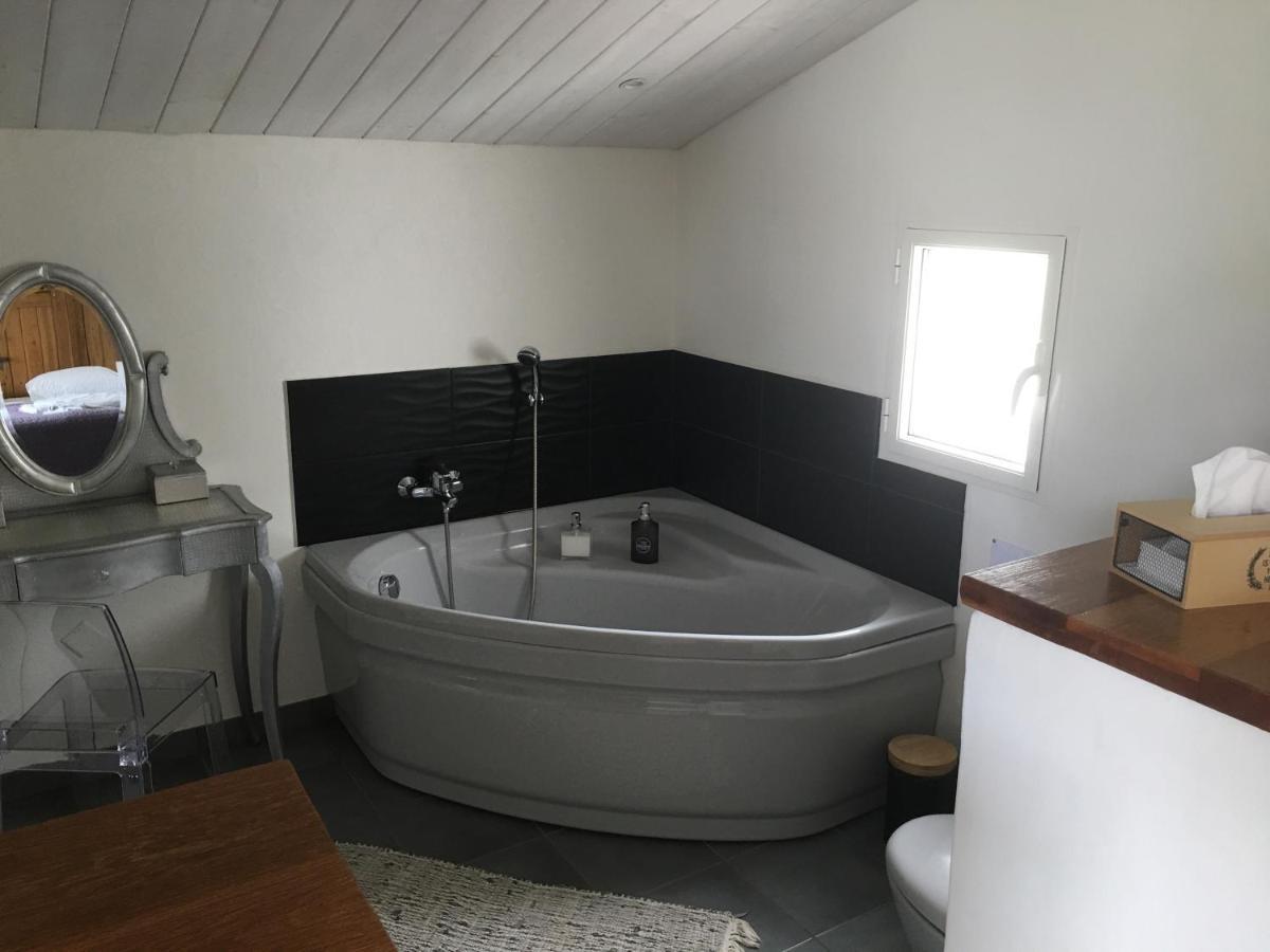 Chambre salle de bain privée attenante Notre-Dame-de-Riez Extérieur photo